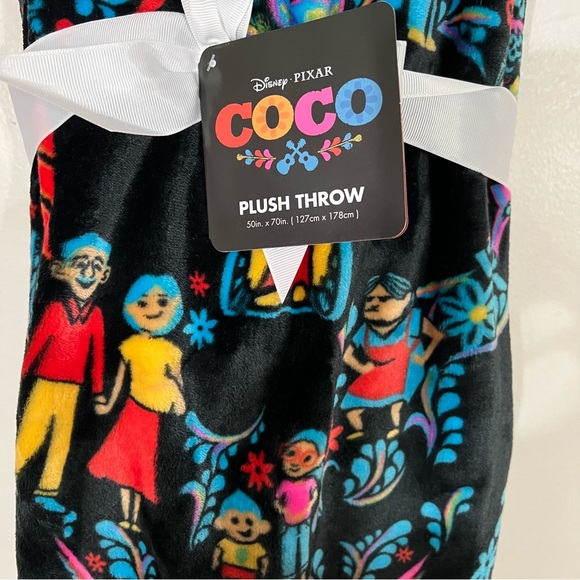 Disney’s Coco Blanket - Picture 2 of 5